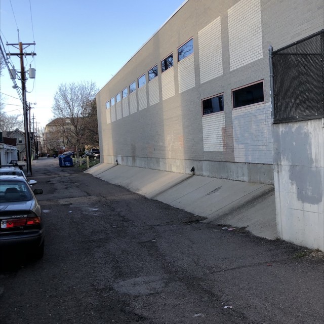 Alley wall ride 