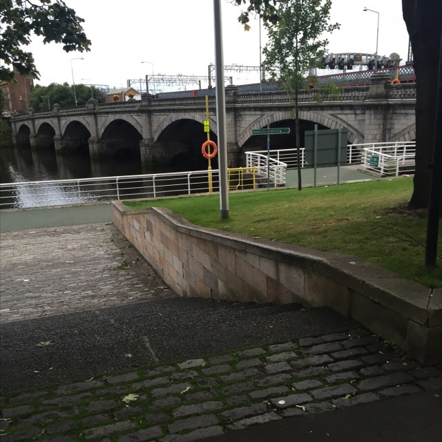 Kinked ledge
