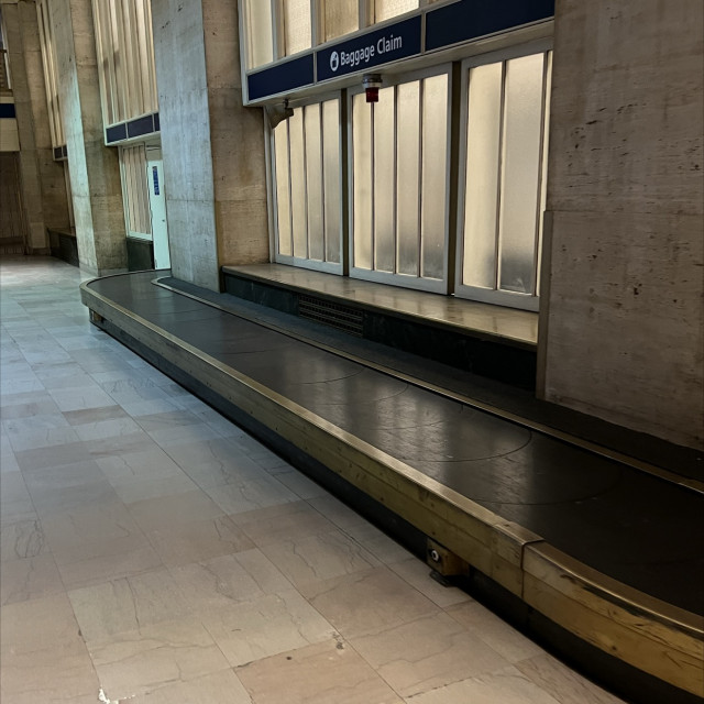Amtrack baggage claim 