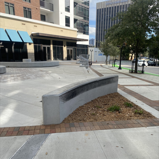 Curved ledge