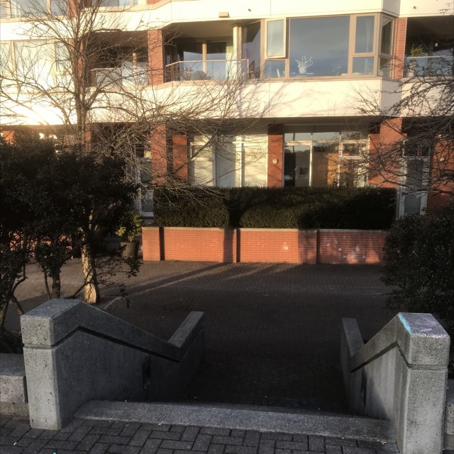 Bike path down flat hubba