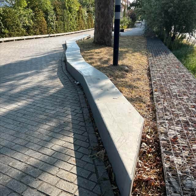 Metal ledges 