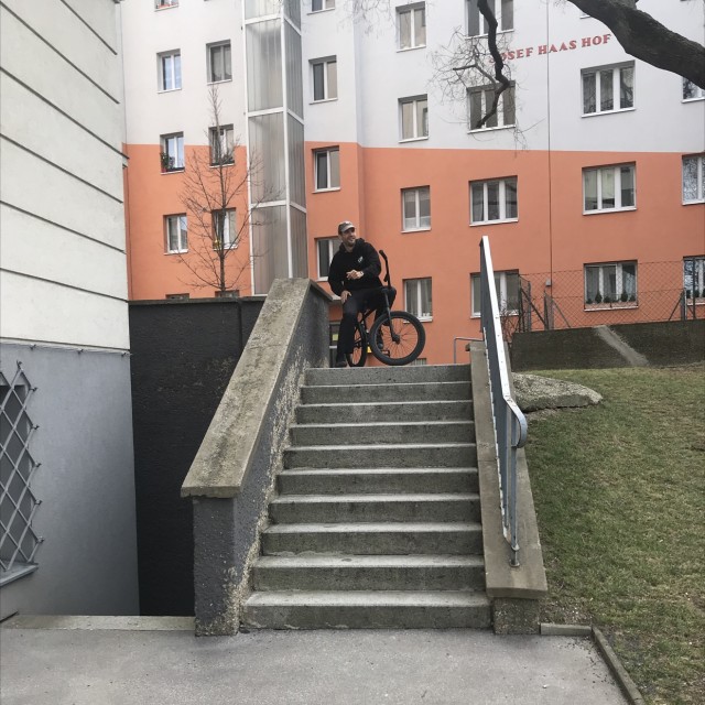 L