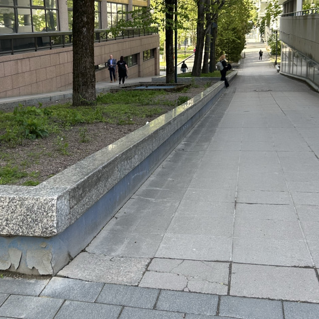 Feeble challenge ledges 