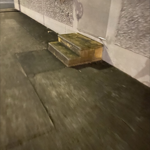 Ledge/bank