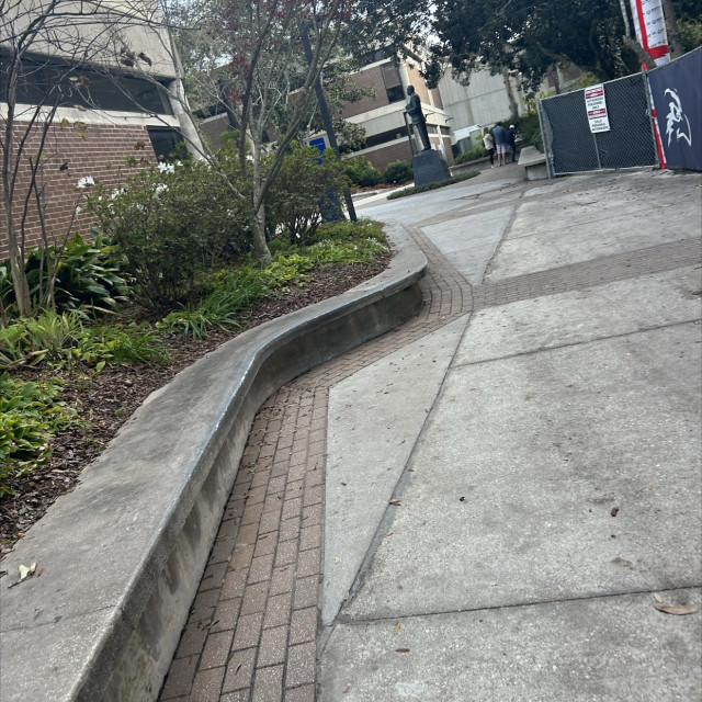 Unf curve ledge