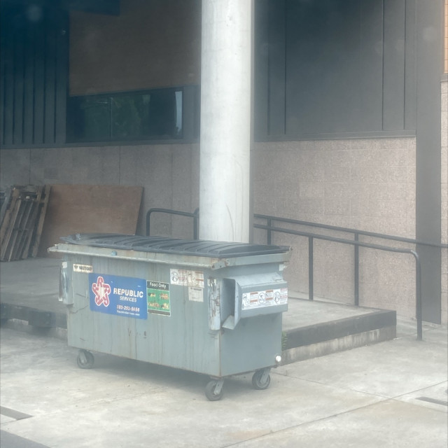 Chill loading dock ledge