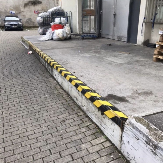 EDEDKA Curb