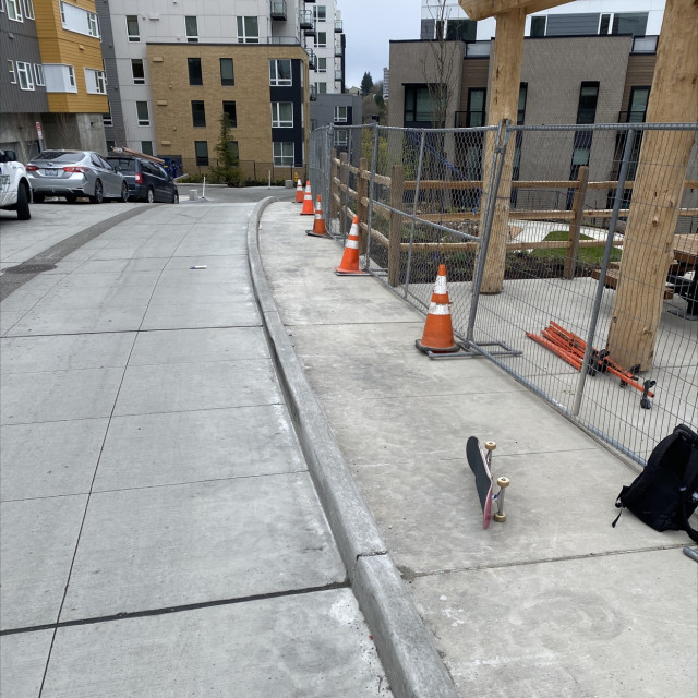 Double sided curb