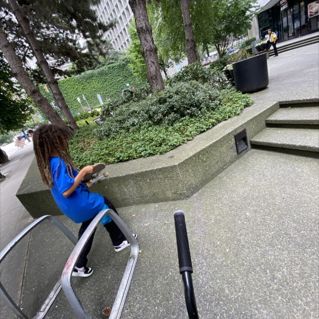 Gap to bike rack rail