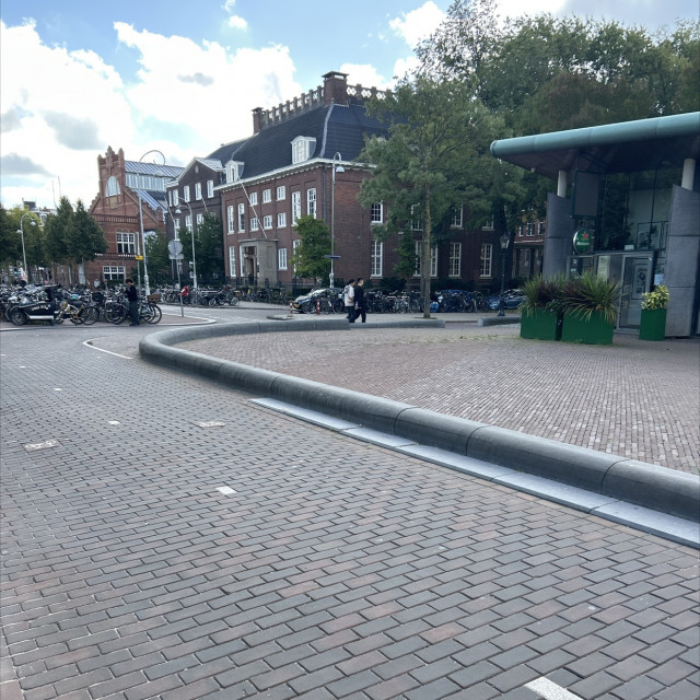 Huge slappy curb