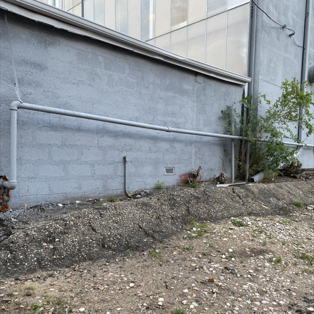 Wall over rail