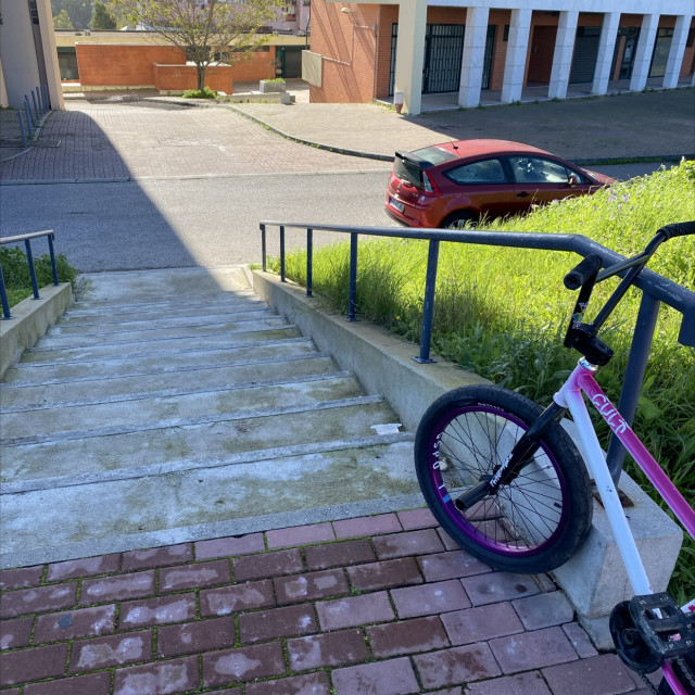 Down rail below bar height 