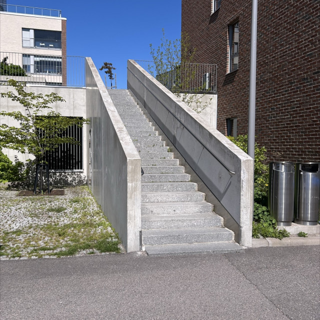 Small ledge 