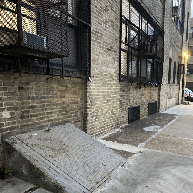 Bank 2 wall