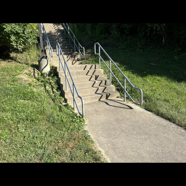Goofy low rail with no run up