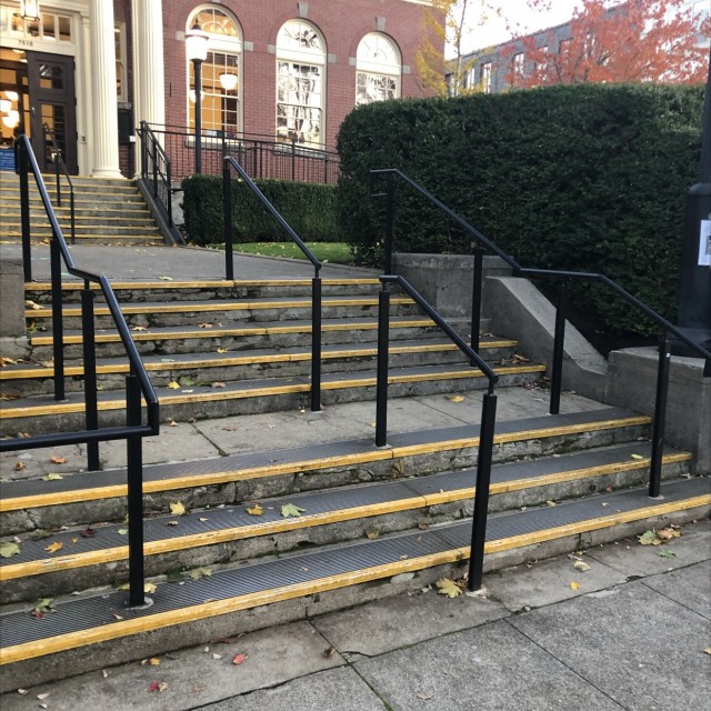 Double set with kink rails