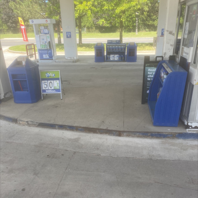 Gas station manny pad