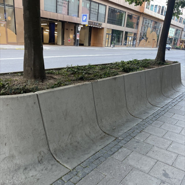 Quarterpipe/wallride
