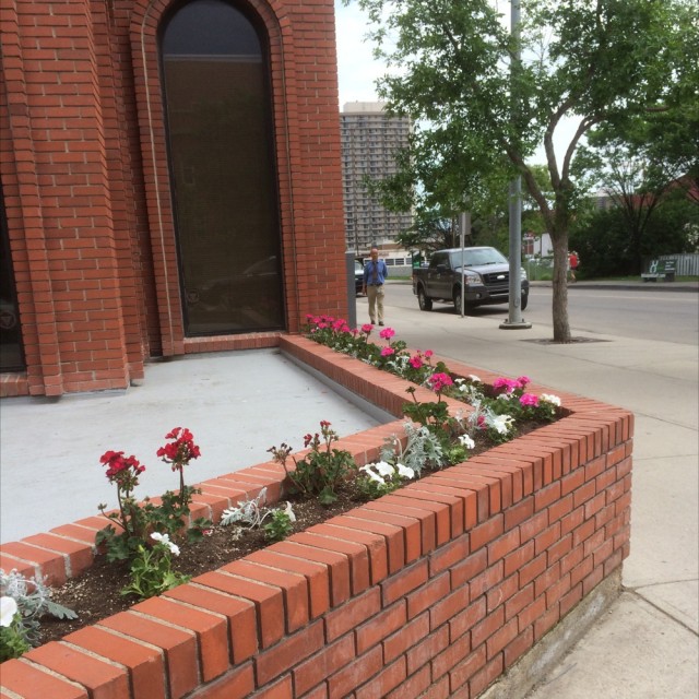 Flower pot gap