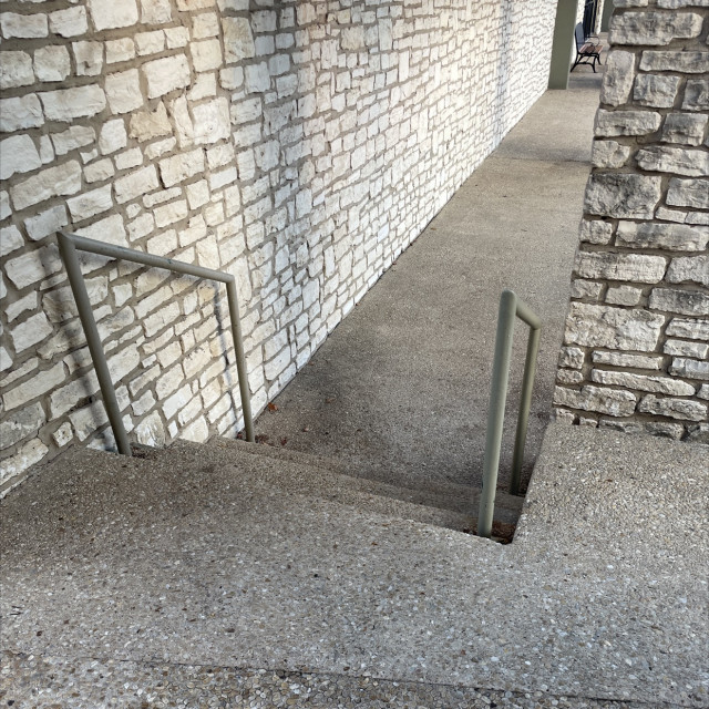 bumpy 4 stair w handrails
