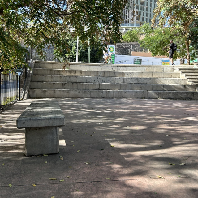 Set and ledge