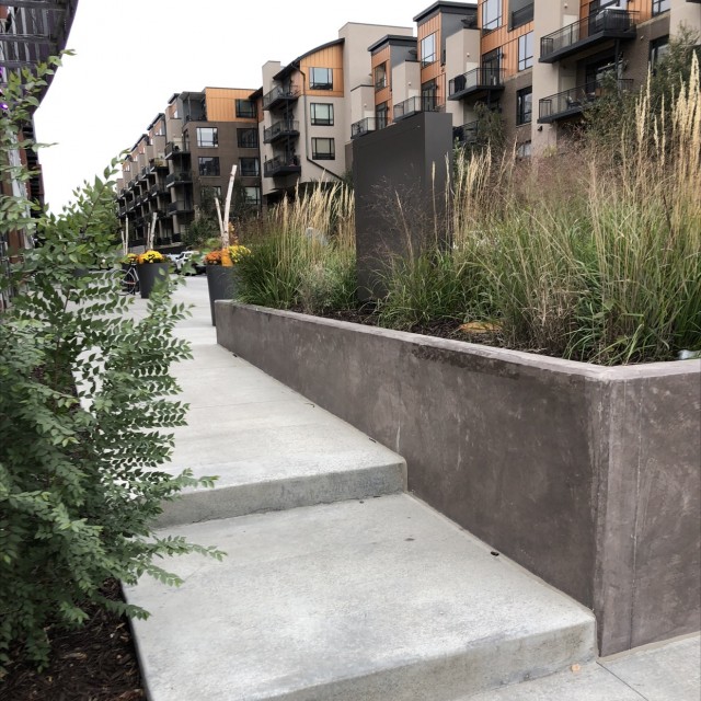 Smooth flat ledge