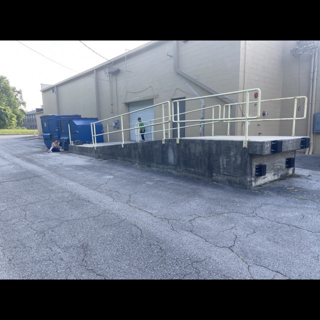 Little ramp with some leges 