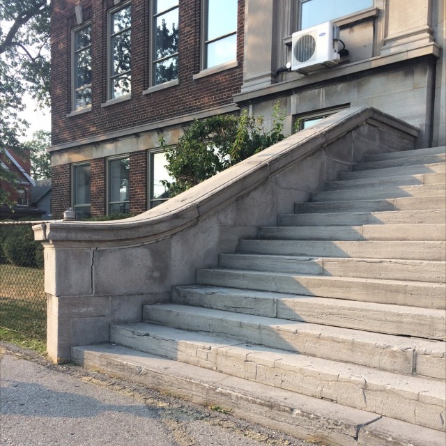 Pit ledge 