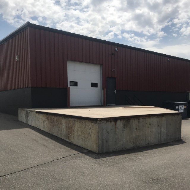 Loading dock ledge baby