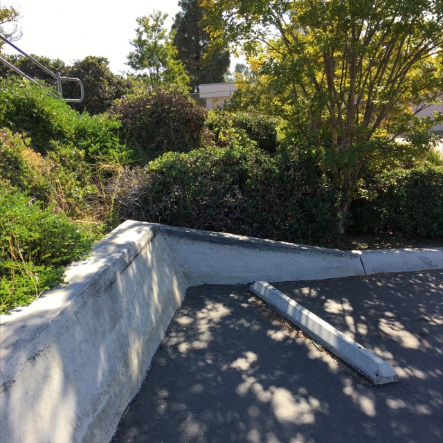 Banked ledge 