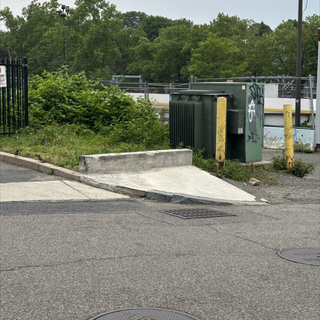 Slanted pad to crusty curb
