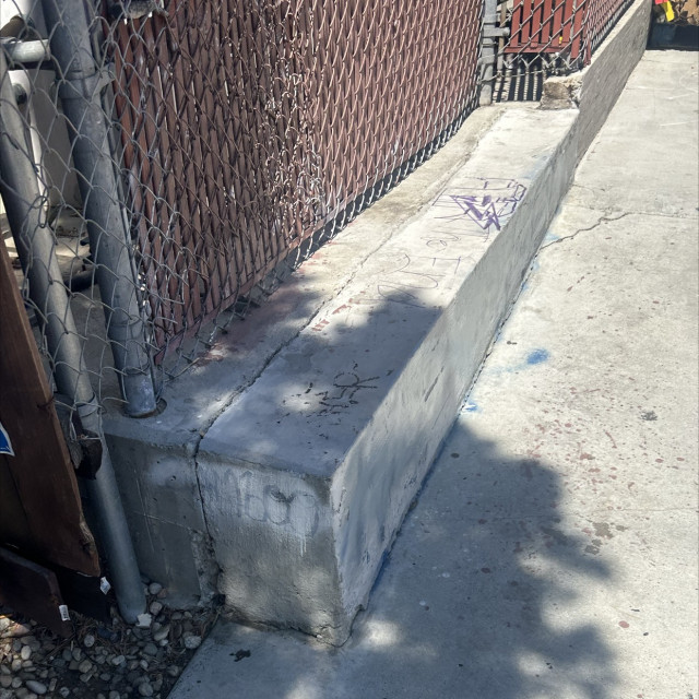 Ledge needs wax go on weekend