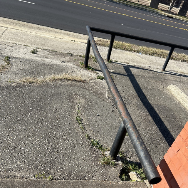 Round rail