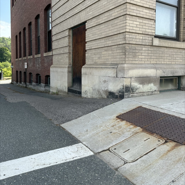 Bump to wall coping