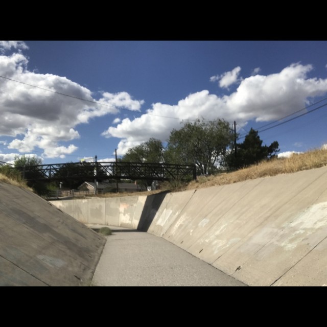 Curved wall 