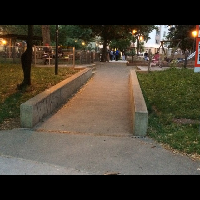 2 Curbs