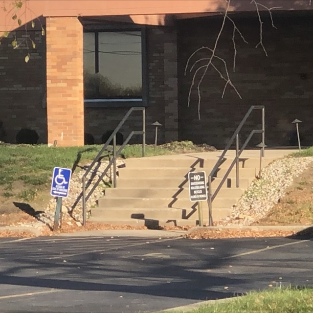 Gotta move signs