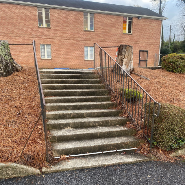 Boulevard Abundant Life church rail and kink