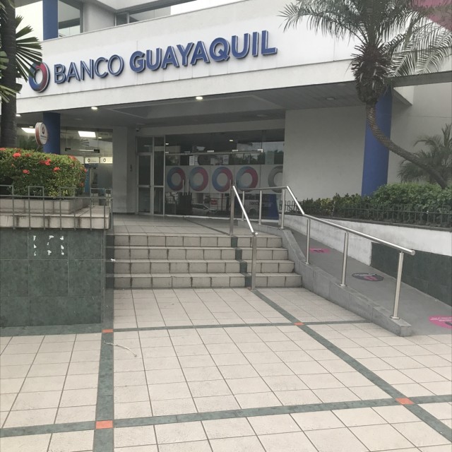 Escaleras banco de Guayaquil