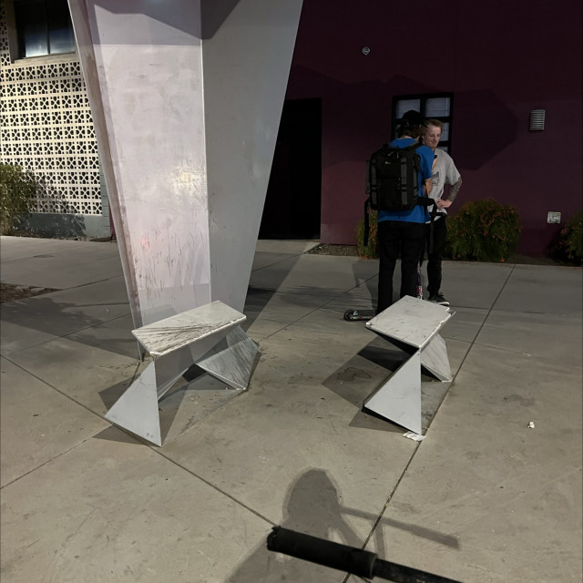 Double ledges