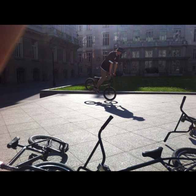 Mannypad curbs
