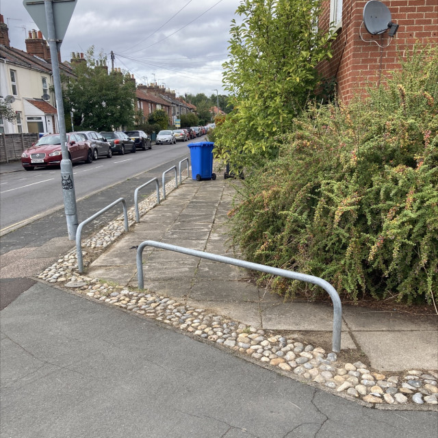 Housing rails