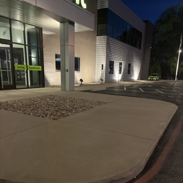 Small and normal ledges with a small bank