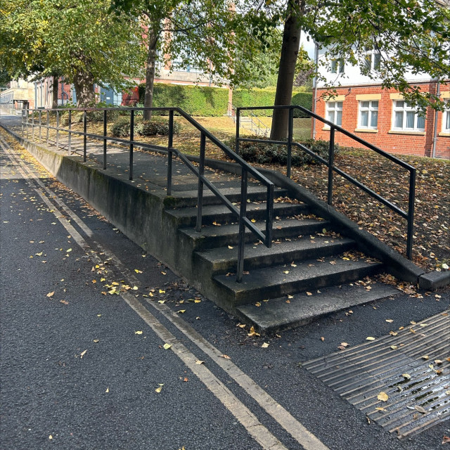 Square down-rail University Road