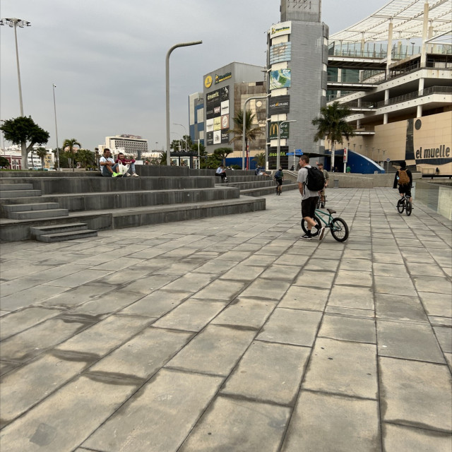 Flatledge + wallride spot