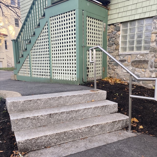 3stair with handrail