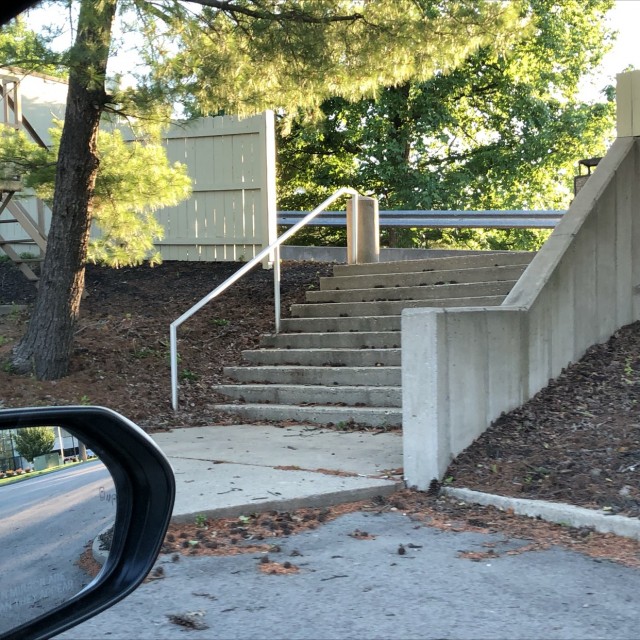 Right rail. Left ledge 