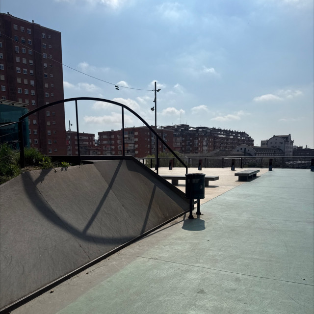 Bank/wall + ledges