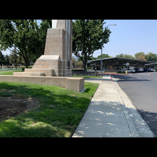 Gap to street 
